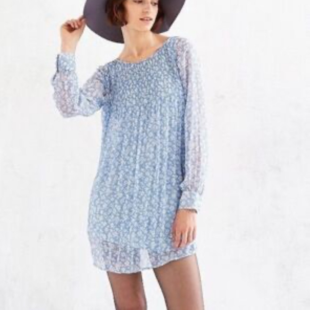 Kimchi Blue Urban Outfitters Blue Floral Pleated Chiffon Mini Dress M